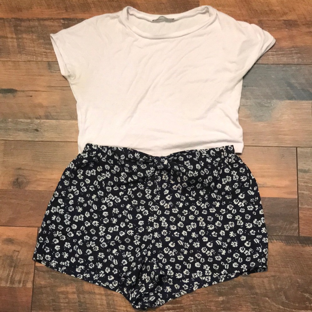 White crop top shirt